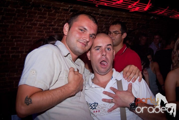 Un nou party marca Escape, 