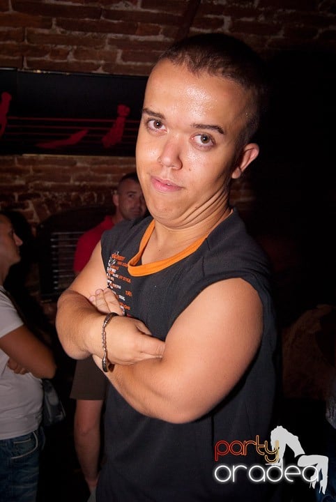 Un nou party marca Escape, 