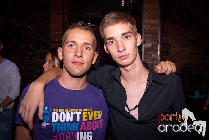 Un nou party marca Escape, 