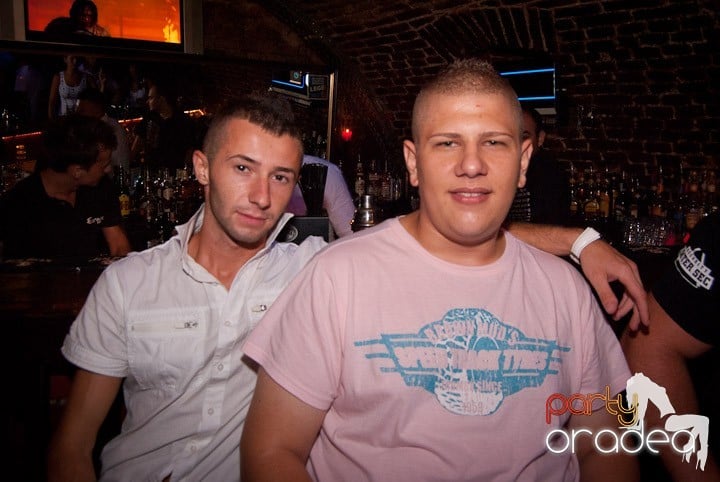 Un nou party marca Escape, 