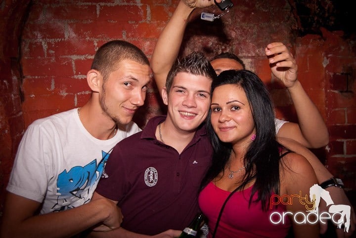 Un nou party marca Escape, 