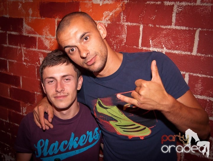 Un nou party marca Escape, 