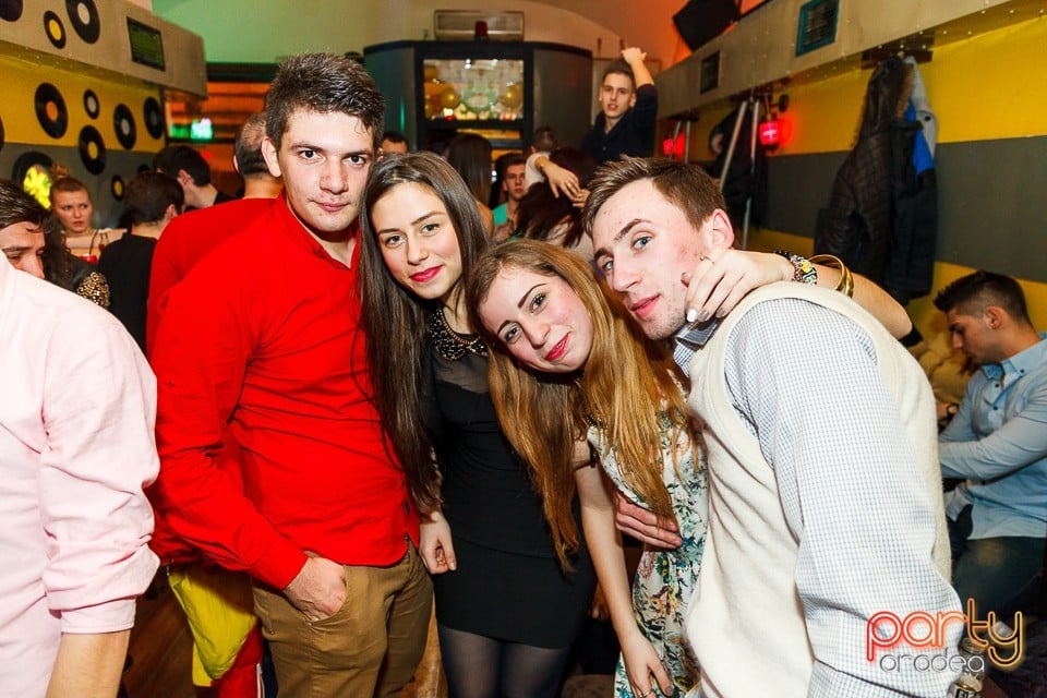 Valentine's Day Party în Yellow, 