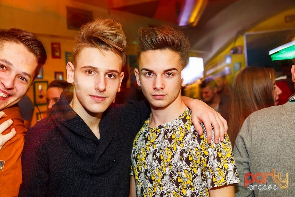 Valentine's Day Party în Yellow, 