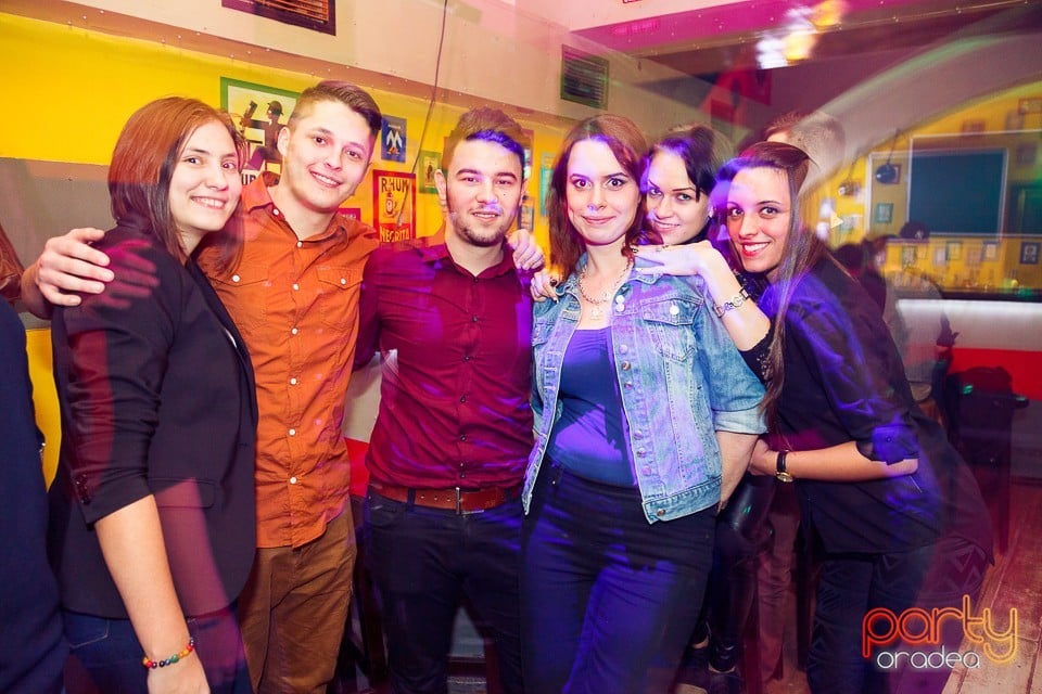 Valentine's Day Party în Yellow, 