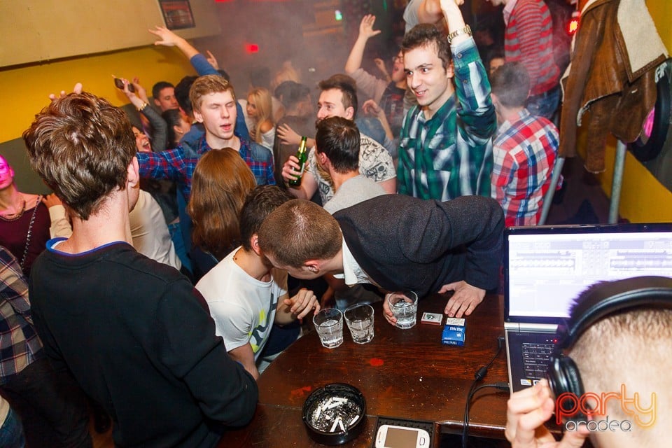 Valentine's Day Party în Yellow, 