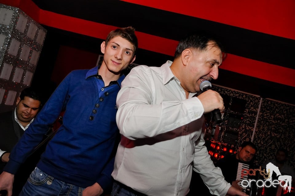 Vali Vijelie în Club Life, 