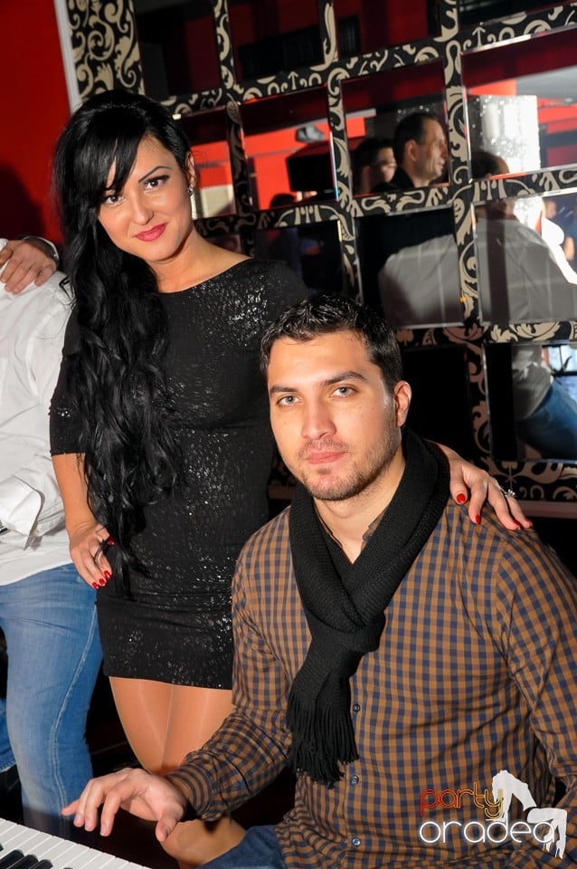 Vali Vijelie în Club Life, 