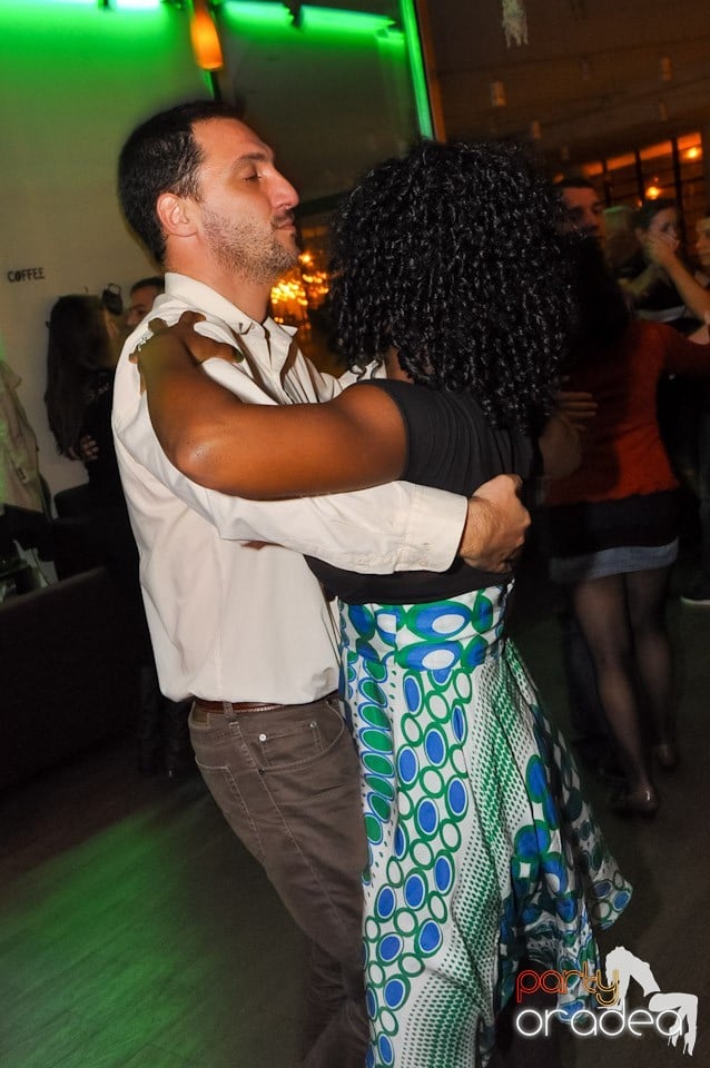 Vineri dansăm în Blondy's, 