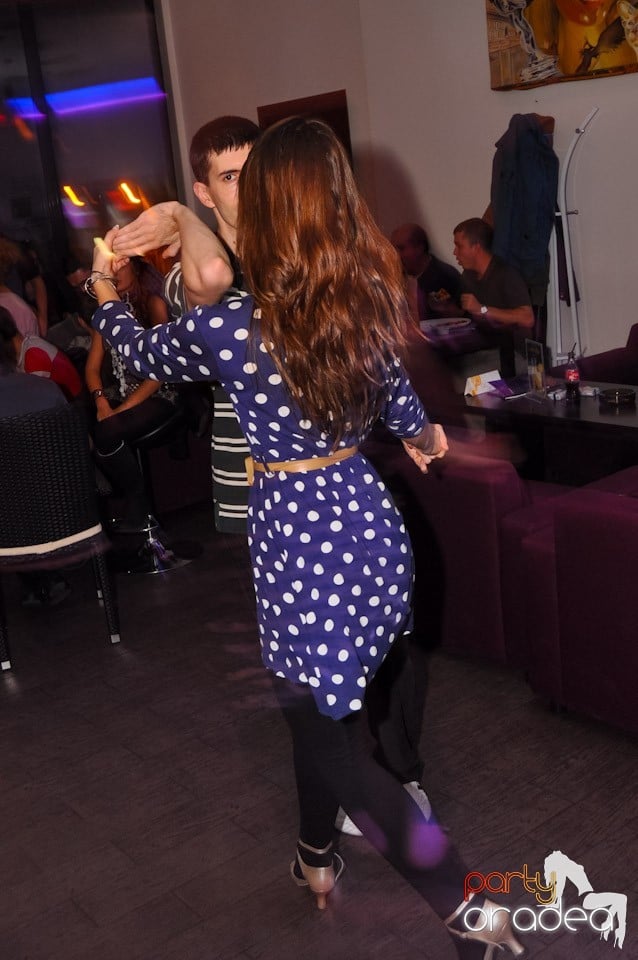 Vineri dansăm în Blondy's, 