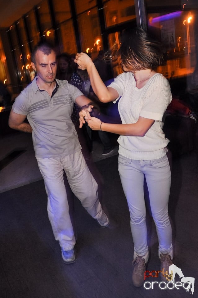 Vineri dansăm în Blondy's, 