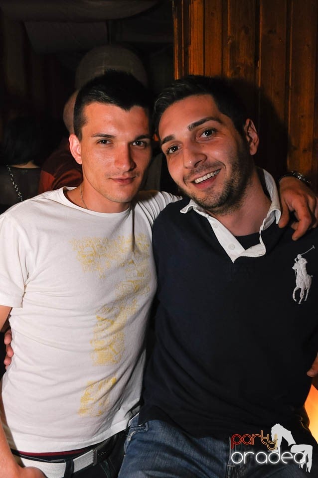 Vineri e party în Juice, Juice