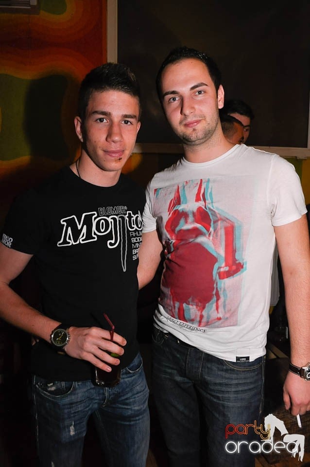 Vineri e party în Juice, Juice