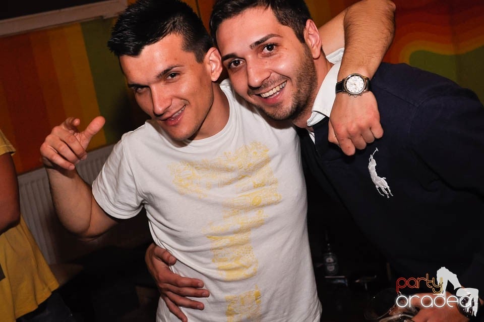 Vineri e party în Juice, Juice