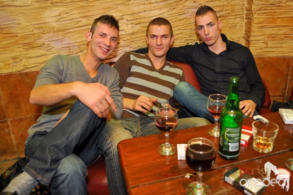 Vineri începe distracţia în Club Downtown, 