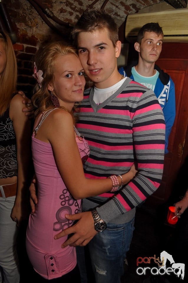 Vineri noaptea @ Club Escape, 