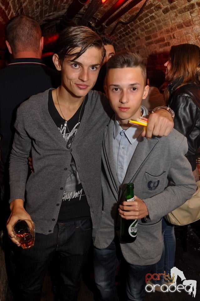 Vineri noaptea @ Club Escape, 