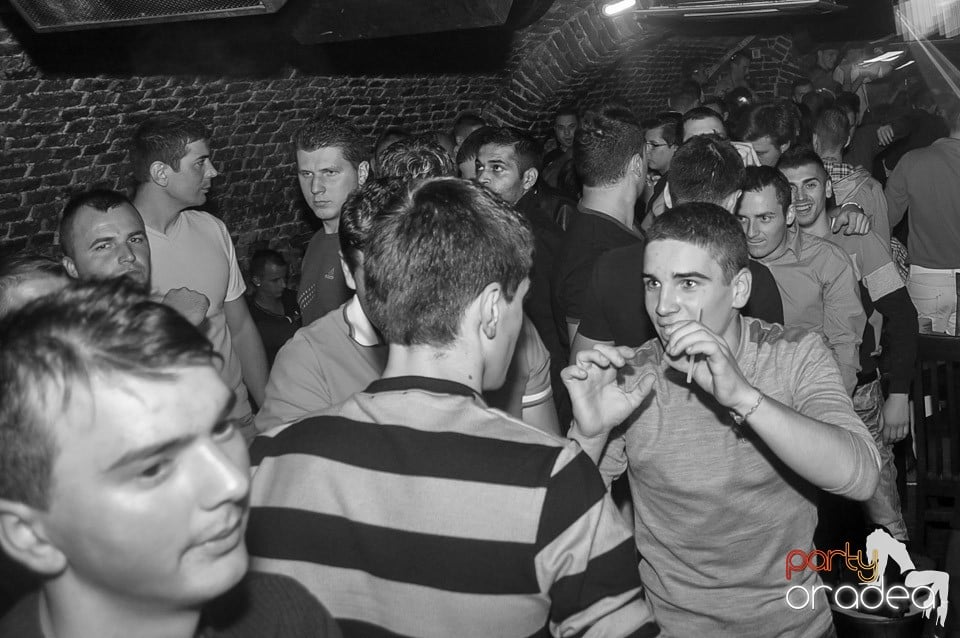 Vineri noaptea @ Club Escape, 