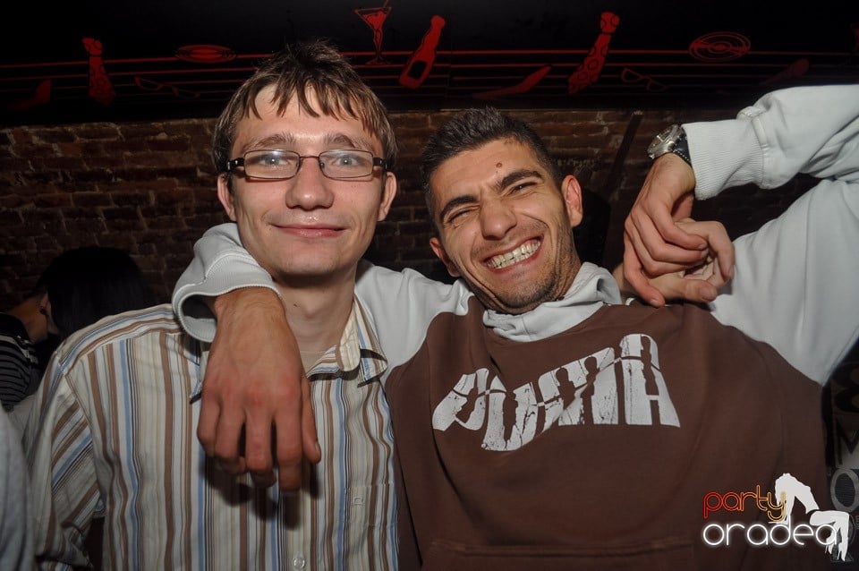 Vineri noaptea @ Club Escape, 