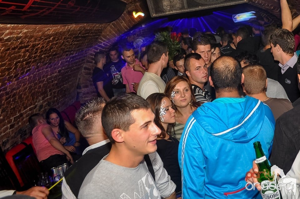 Vineri noaptea @ Club Escape, 