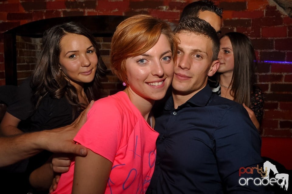 Vineri noaptea @ Club Escape, 