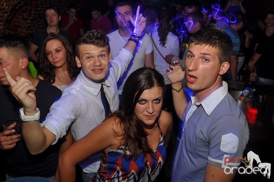 Vineri noaptea @ Club Escape, 