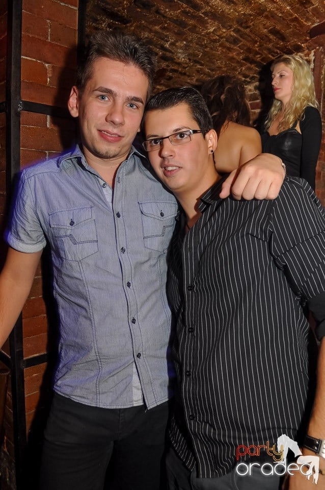 Vineri noaptea @ Club Escape, 