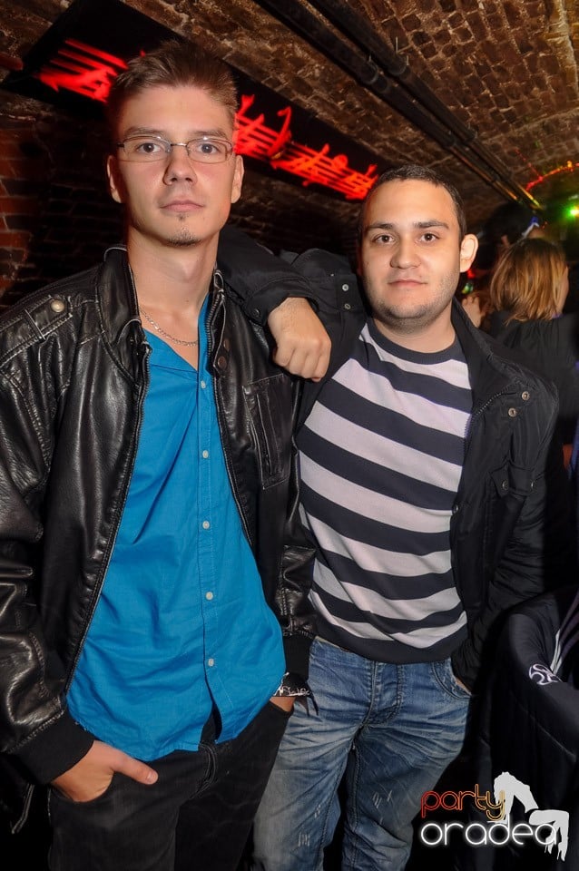 Vineri noaptea @ Club Escape, 