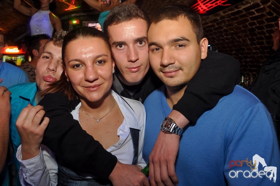 Vineri noaptea @ Club Escape, 