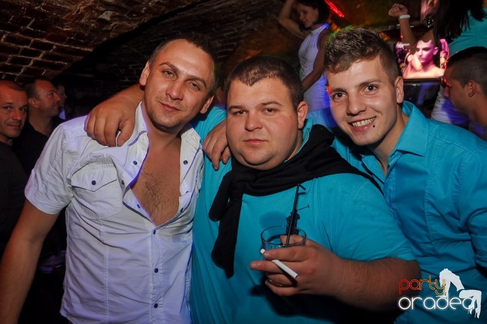 Vineri noaptea @ Club Escape, 