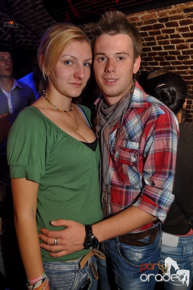 Vineri noaptea @ Club Escape, 