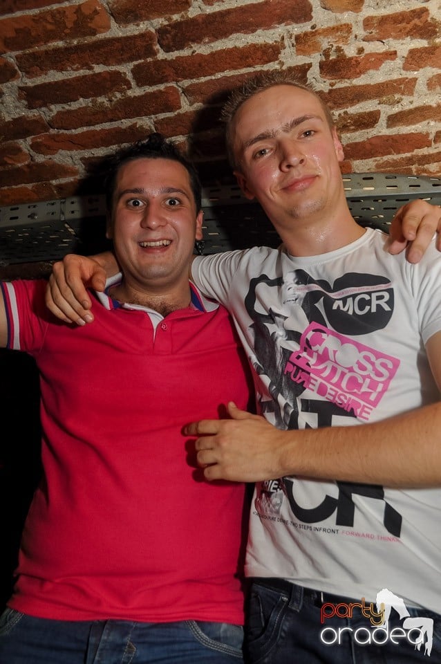 Vineri noaptea @ Club Escape, 