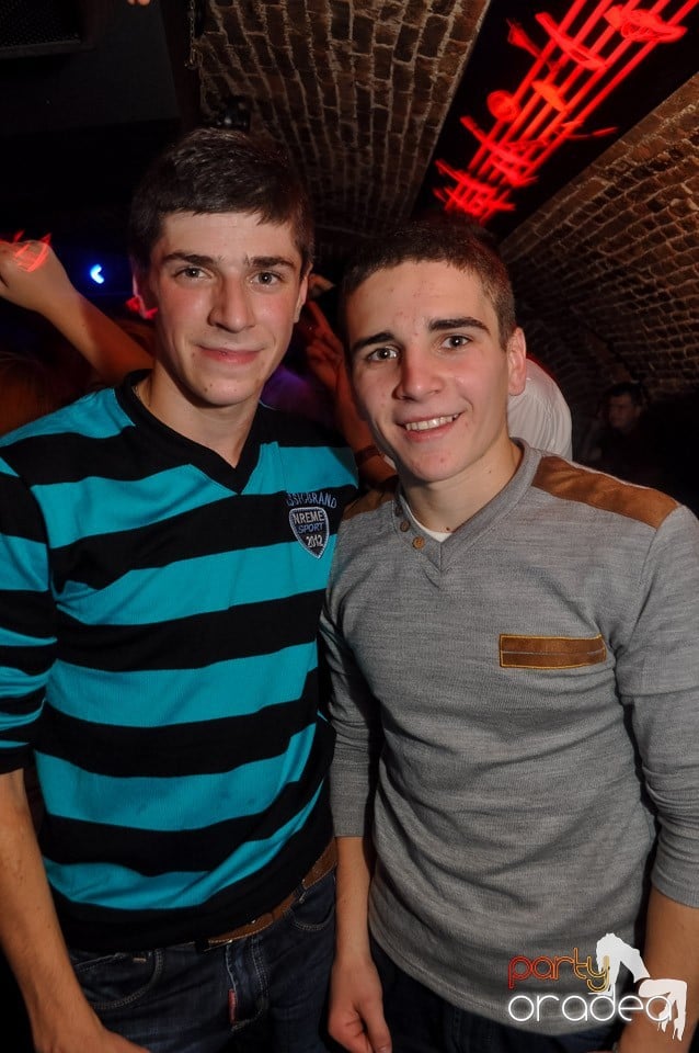 Vineri noaptea @ Club Escape, 