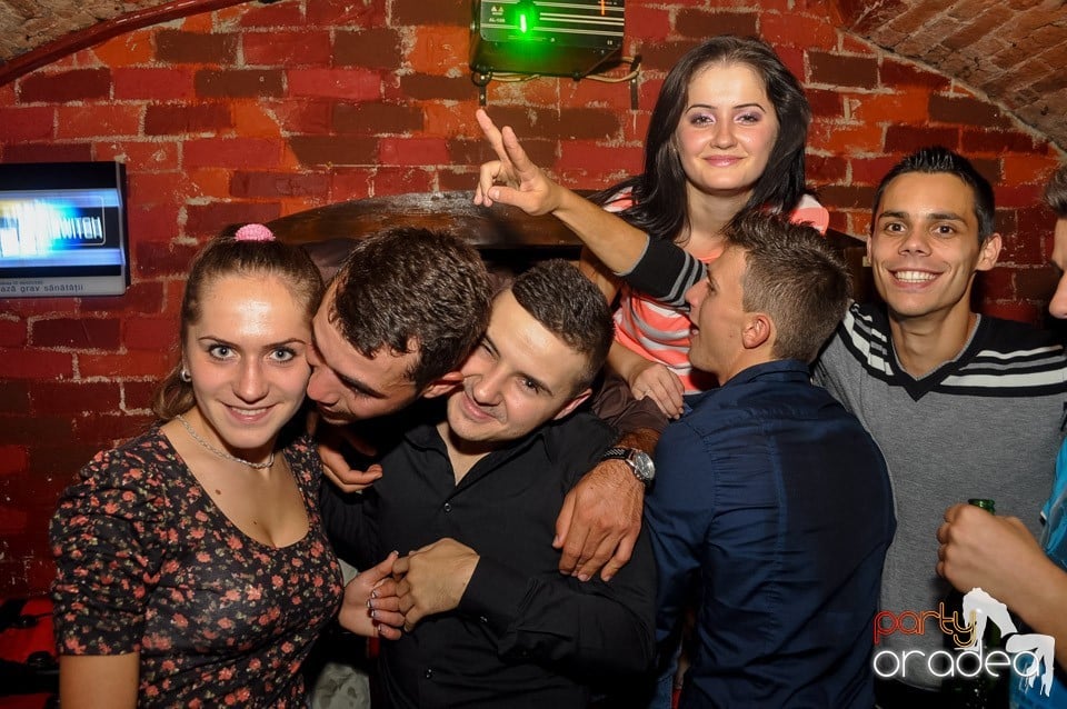 Vineri noaptea @ Club Escape, 