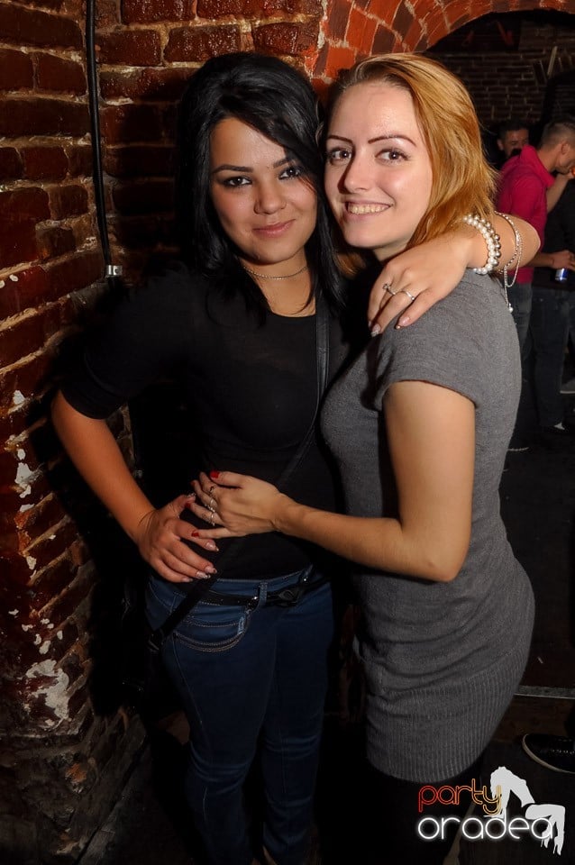 Vineri noaptea @ Club Escape, 