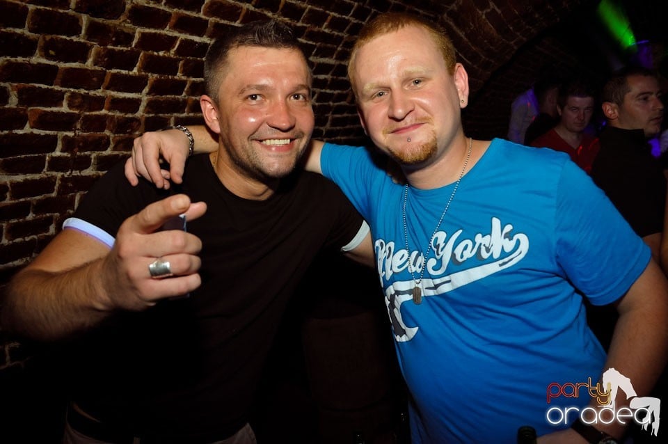 Vineri noaptea @ Club Escape, 