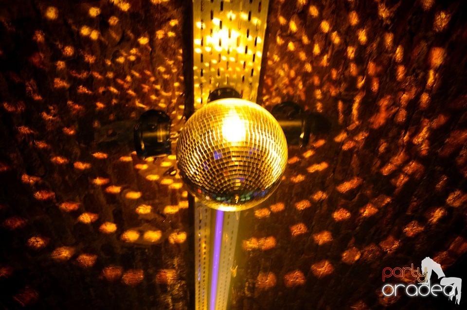 Vineri noaptea @ Club Escape, 