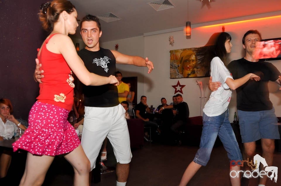 Vineri noaptea în Blondy's, 