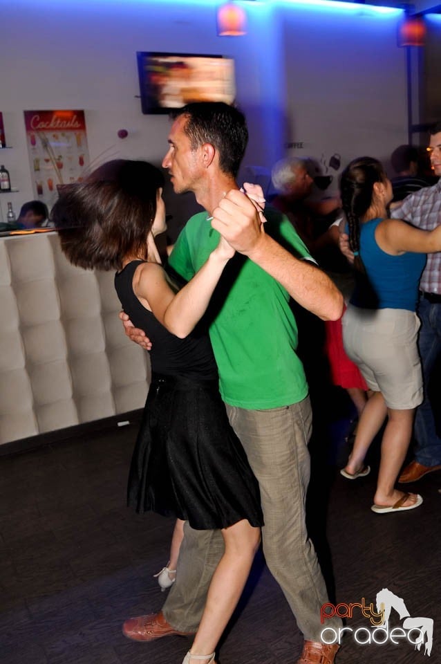 Vineri noaptea în Blondy's, 