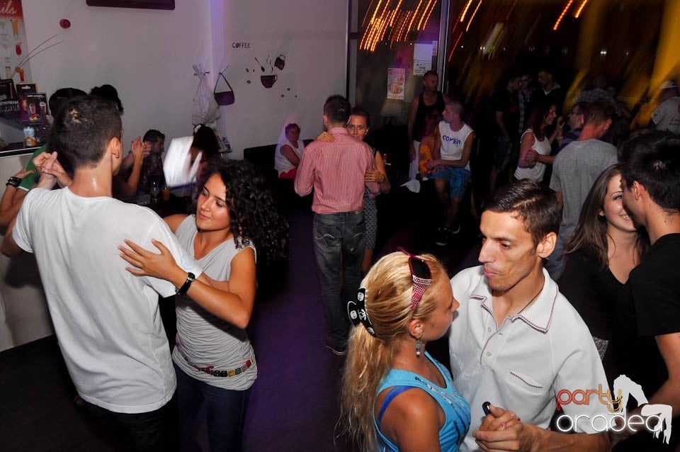 Vineri noaptea în Blondy's, 