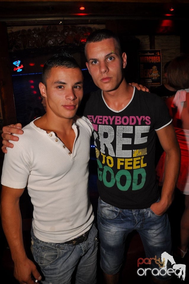 Vineri noaptea în Club Downtown, 