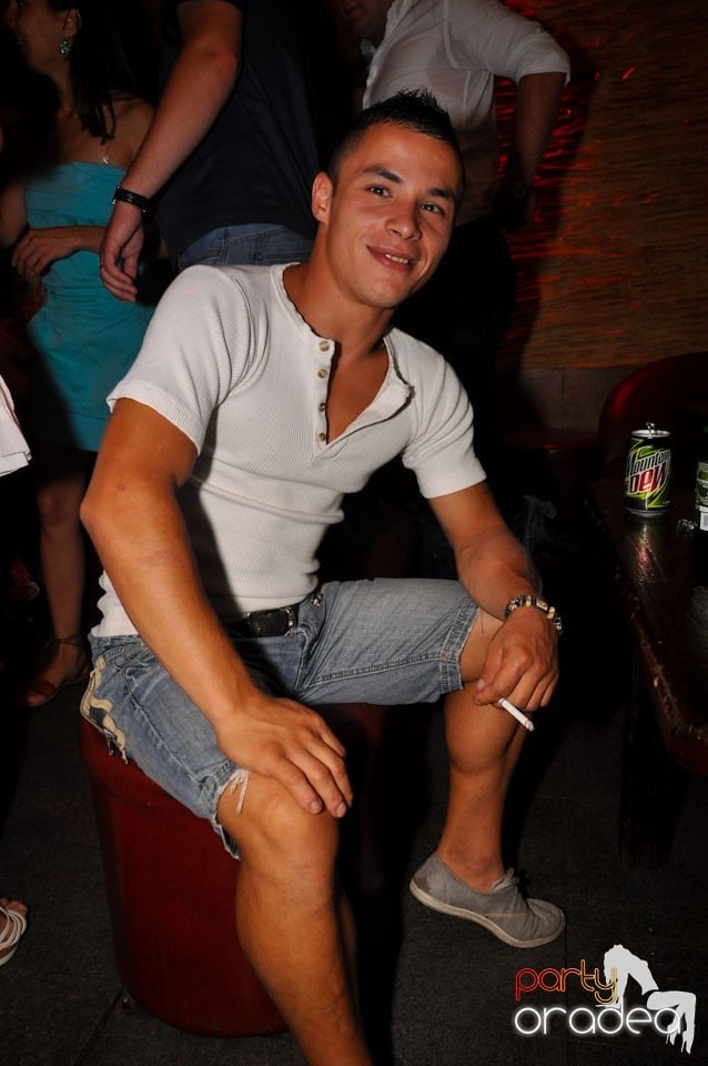Vineri noaptea în Club Downtown, 