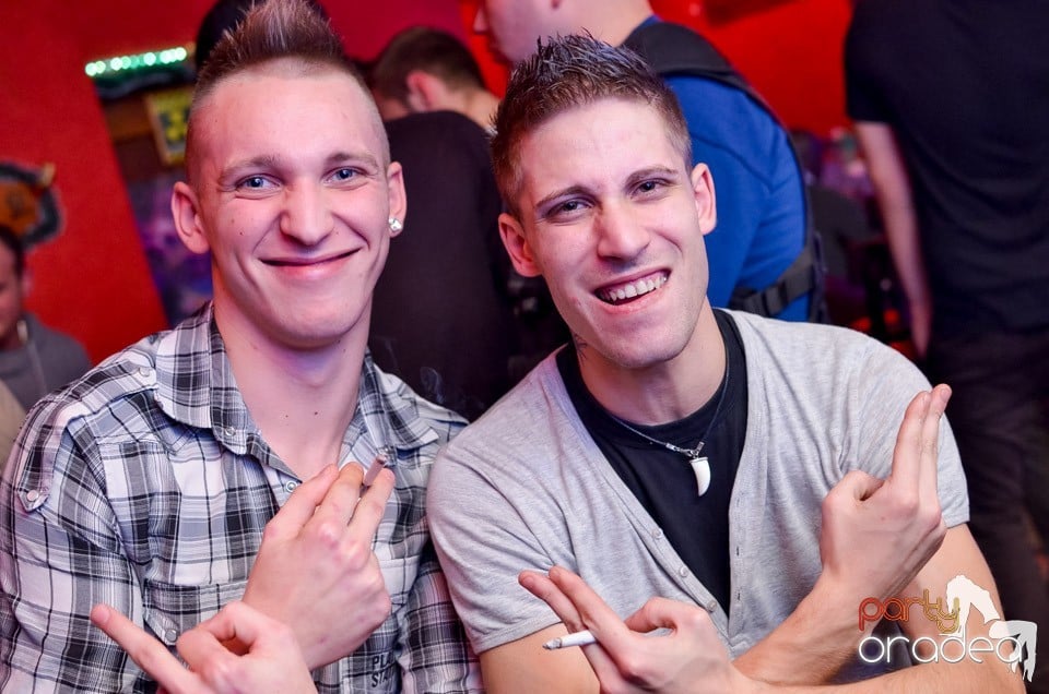 Vineri noaptea în Club Downtown, 