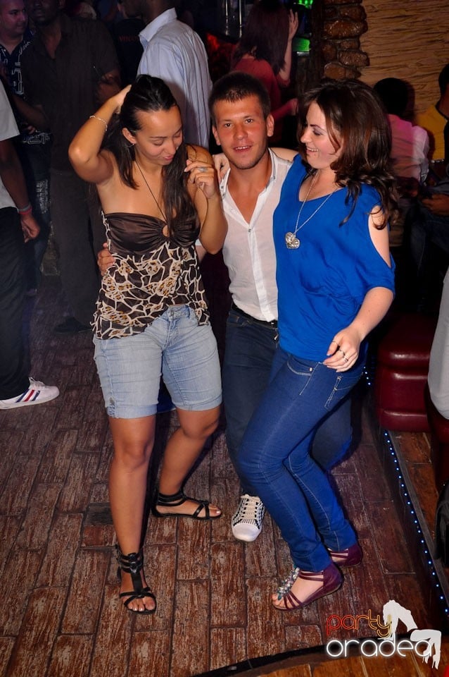 Vineri noaptea în Club Downtown, 