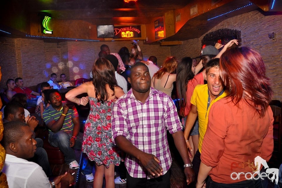 Vineri noaptea în Club Downtown, 