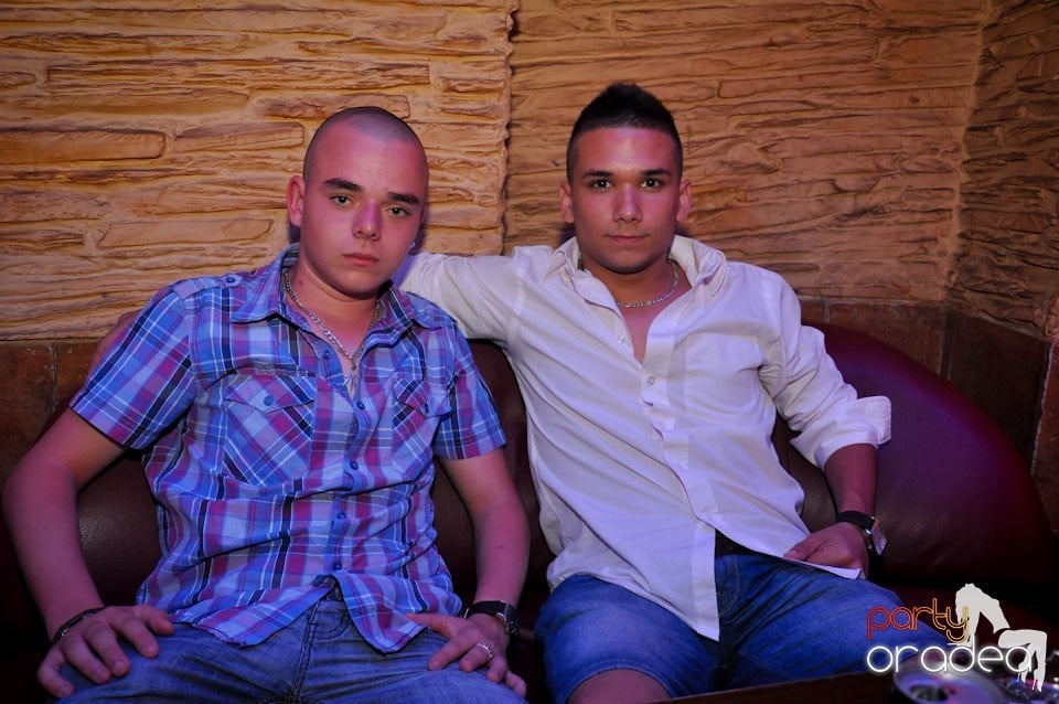 Vineri noaptea în Club Downtown, 