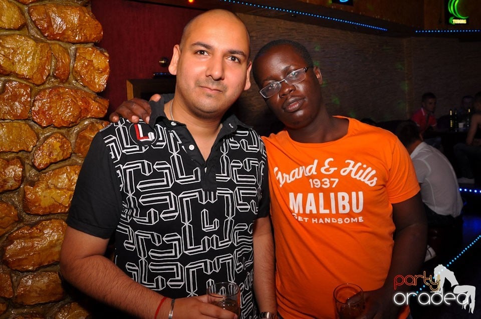 Vineri noaptea în Club Downtown, 