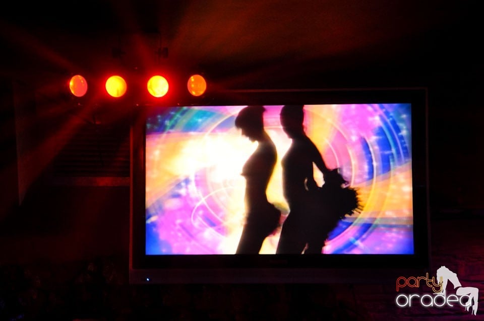 Vineri noaptea în Club Downtown, 