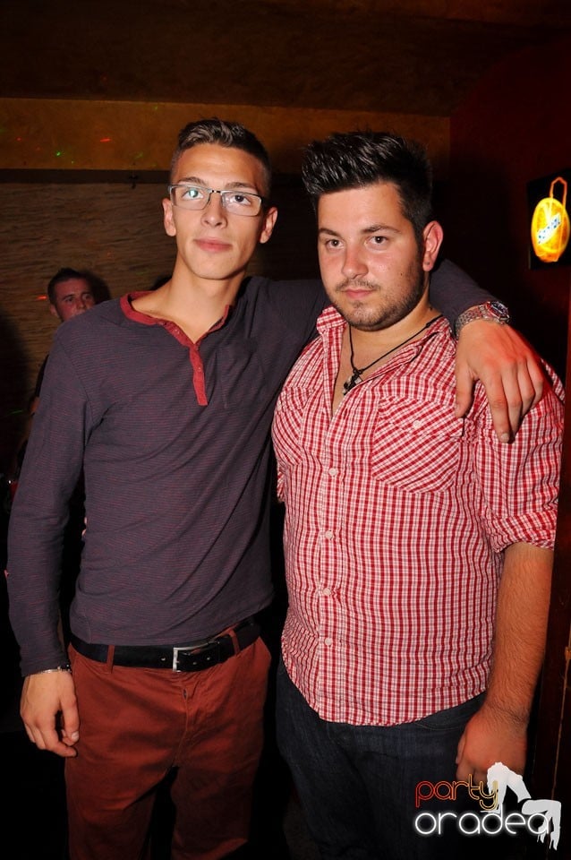 Vineri noaptea în Club Downtown, 