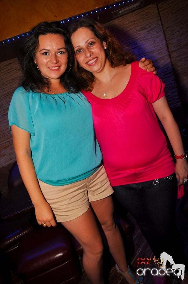 Vineri noaptea în Club Downtown, 